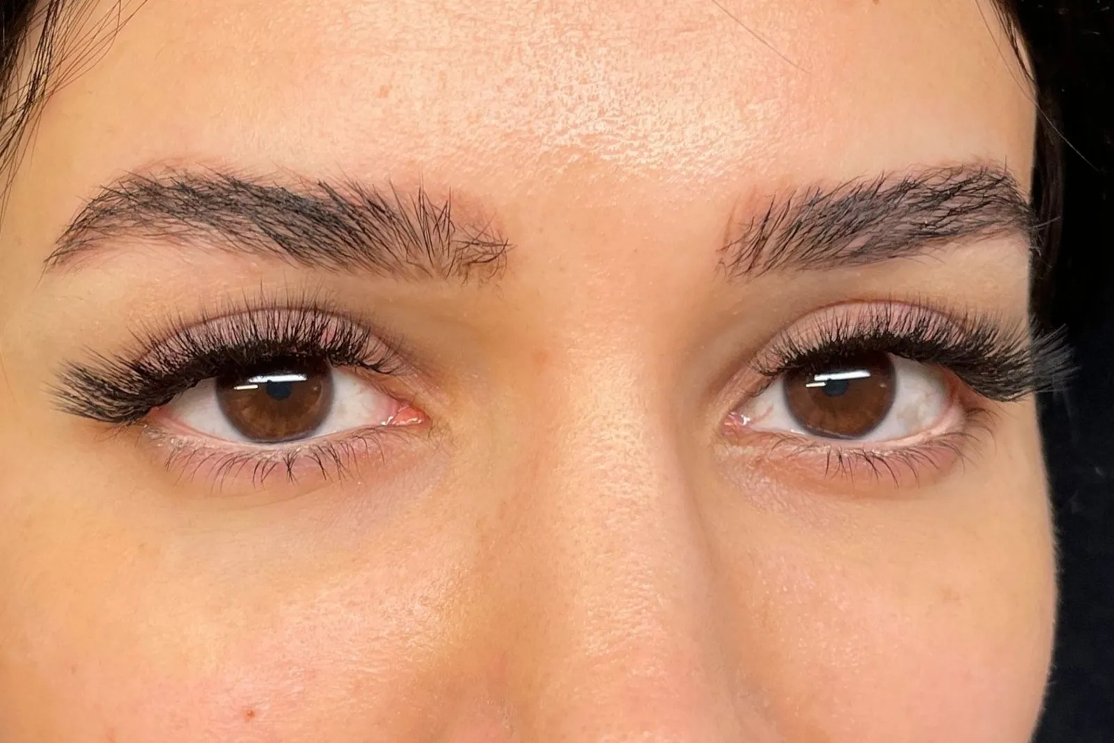 After: the same client with eyelash extensions by Envy Lashes London